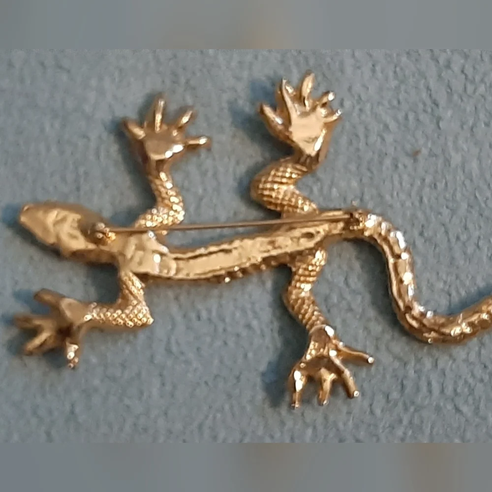 Gold Lizard 🦎 Brooch